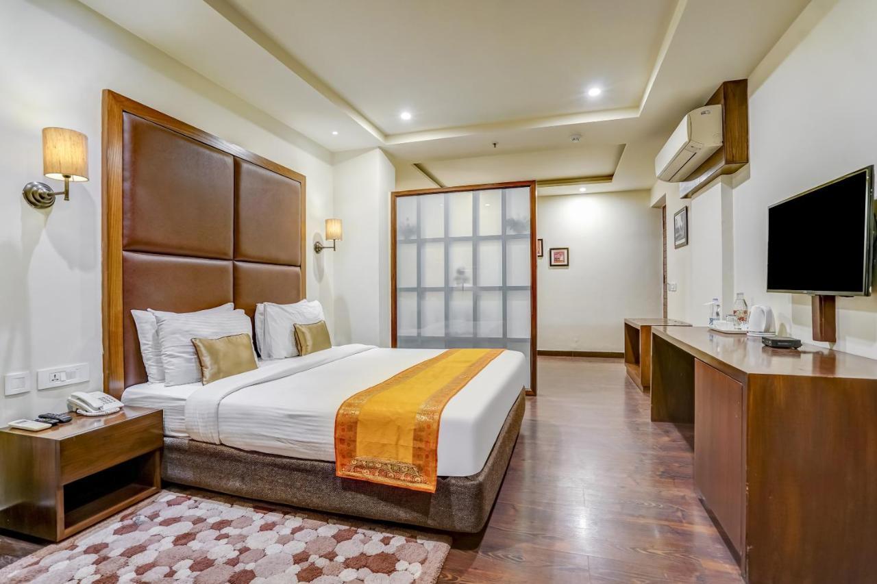 Townhouse 552Hotel Royal Court Jalandhar Eksteriør billede