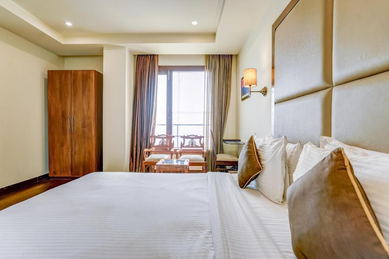 Townhouse 552Hotel Royal Court Jalandhar Eksteriør billede