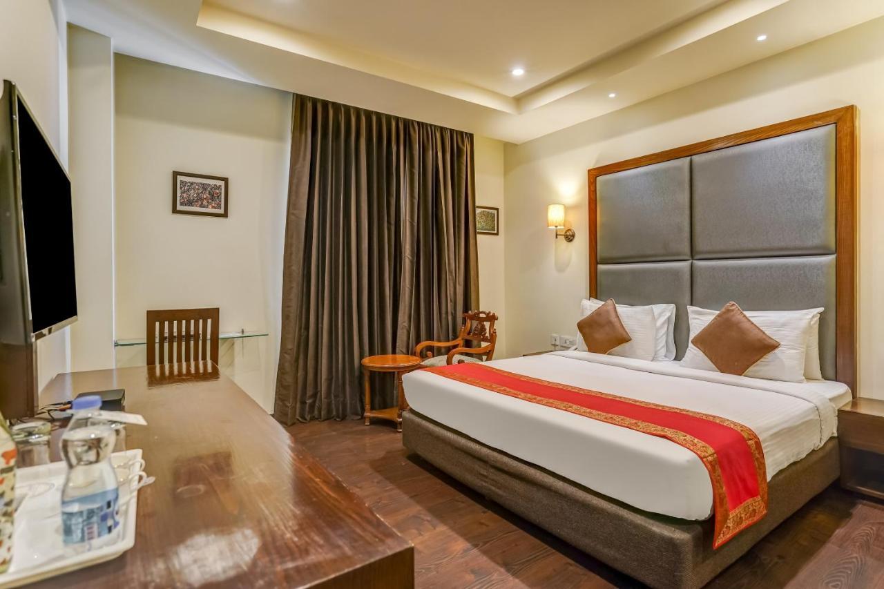 Townhouse 552Hotel Royal Court Jalandhar Eksteriør billede