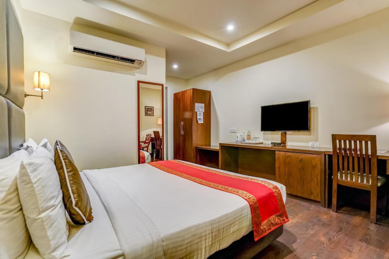 Townhouse 552Hotel Royal Court Jalandhar Eksteriør billede