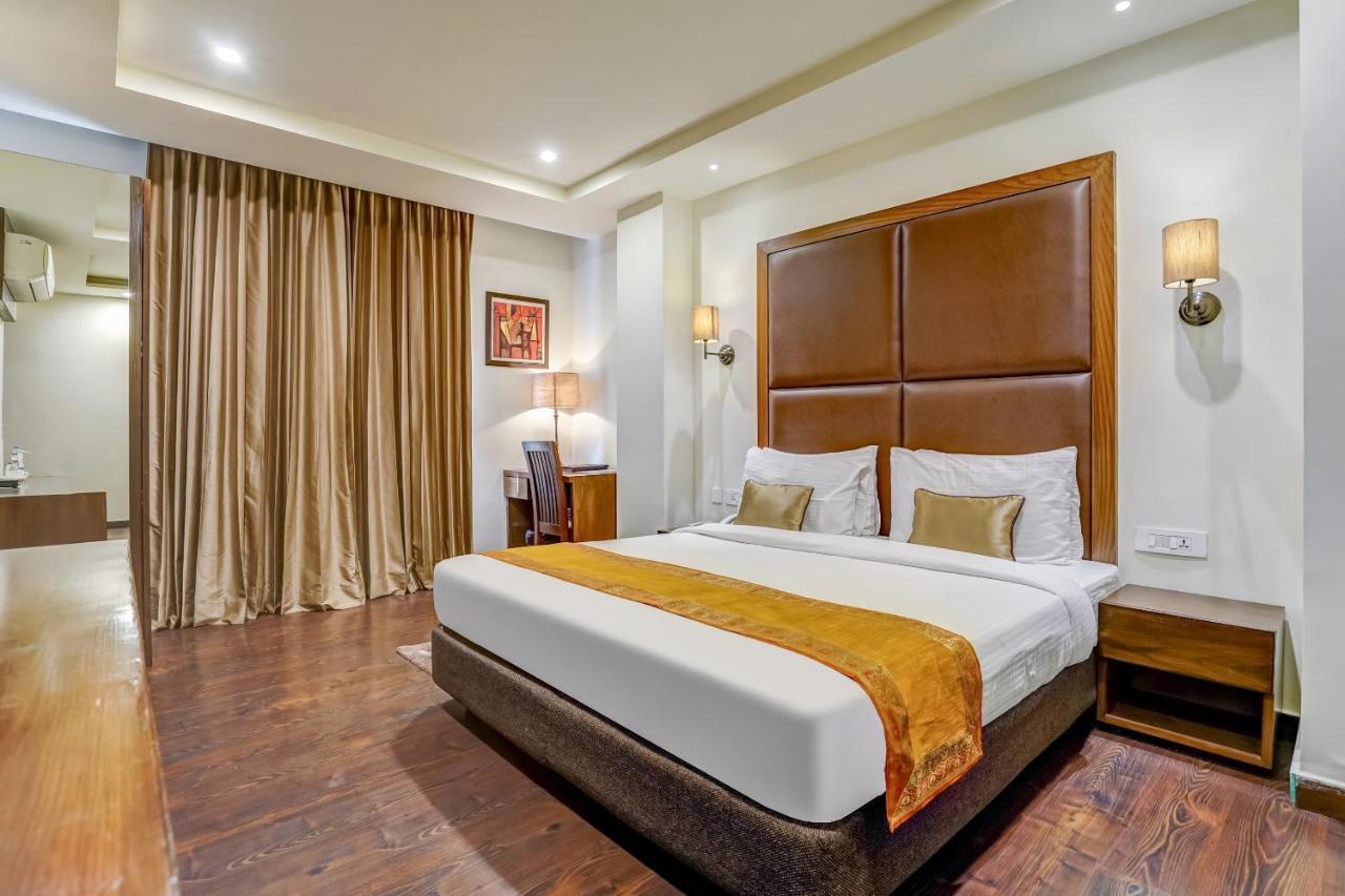 Townhouse 552Hotel Royal Court Jalandhar Eksteriør billede