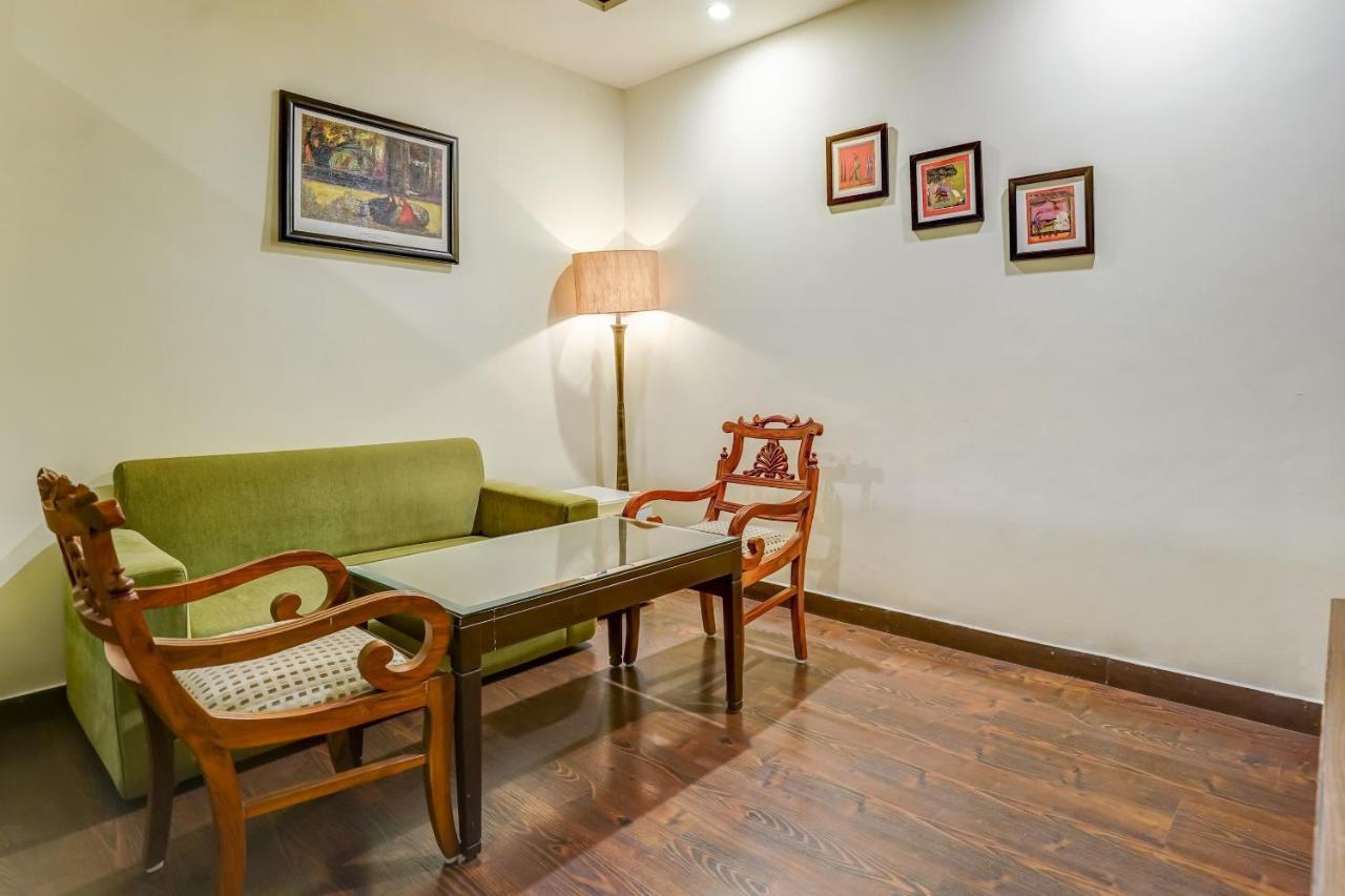 Townhouse 552Hotel Royal Court Jalandhar Eksteriør billede