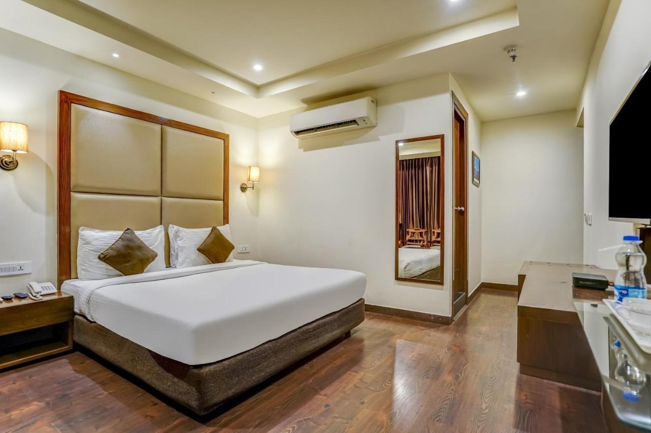 Townhouse 552Hotel Royal Court Jalandhar Eksteriør billede