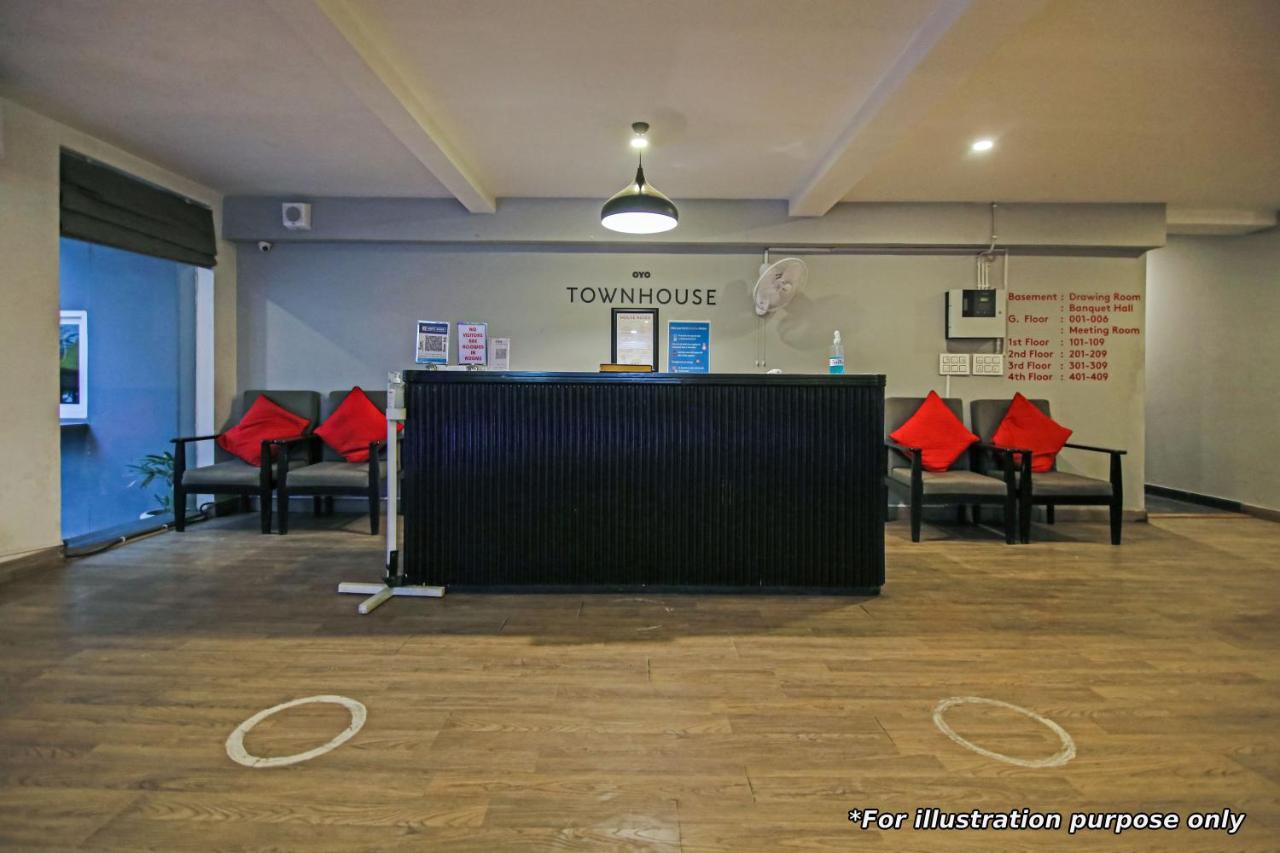 Townhouse 552Hotel Royal Court Jalandhar Eksteriør billede